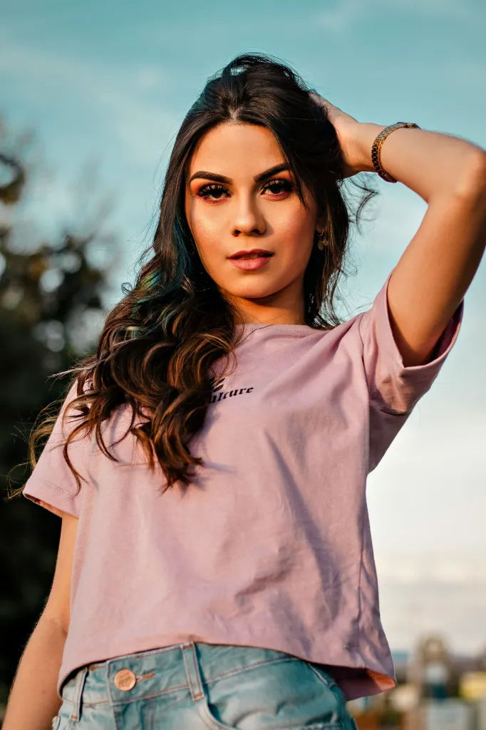 unsplash_fbHsCqr4VXs_pink t shirt girl.jpg.webp
